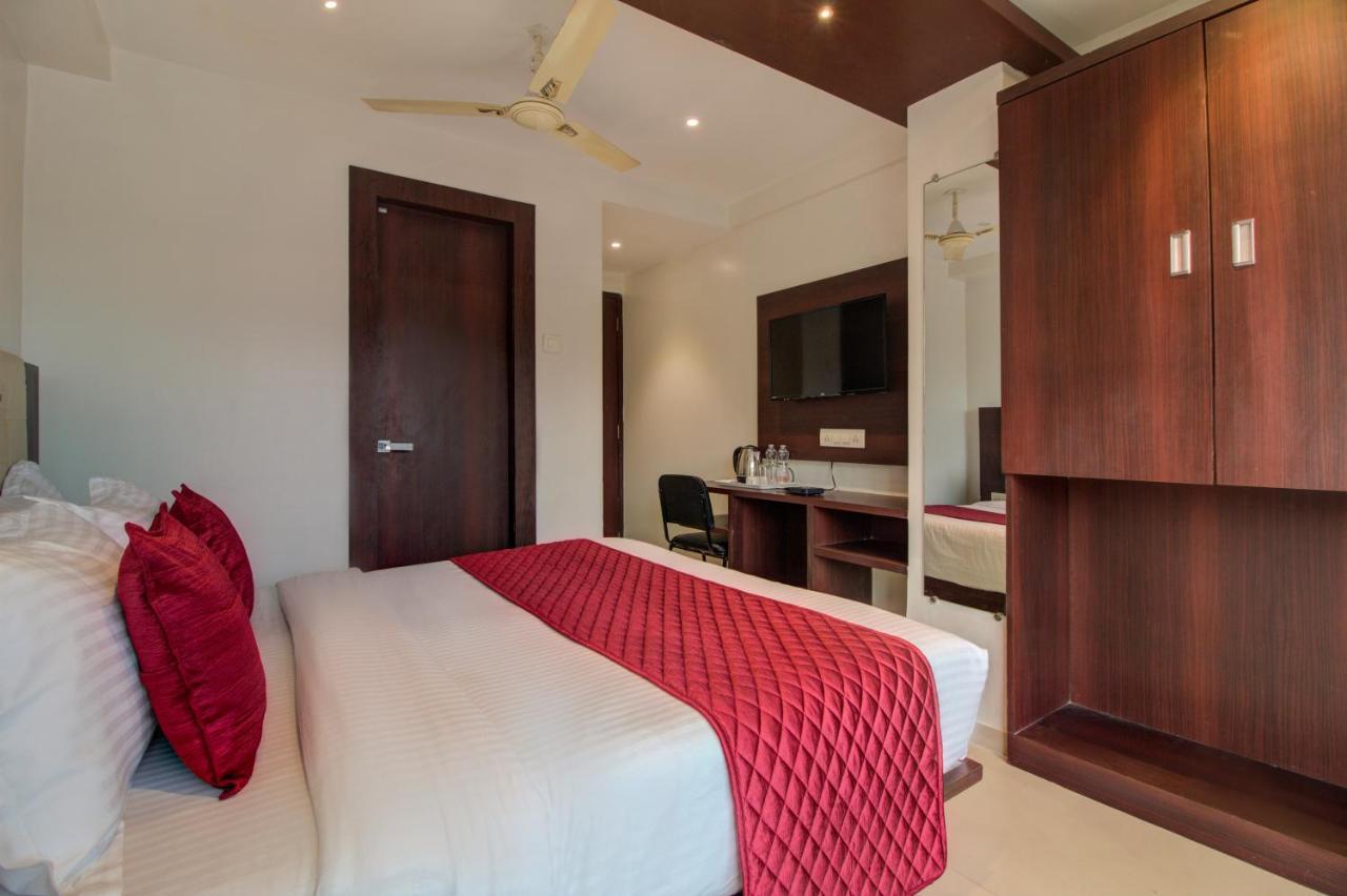 Malad Opposite Malad Railway Station 3* Mumbai